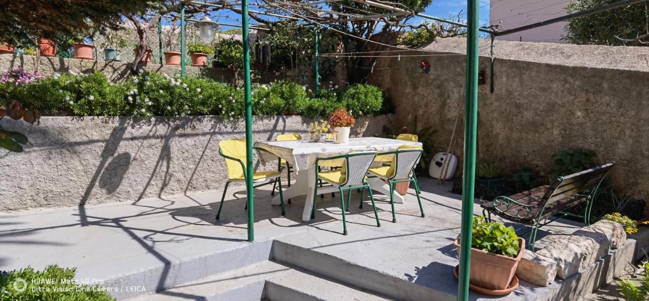 Guesthouse Palma Mali Losinj Bagian luar foto